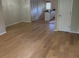 120 E Winchester Rd APT C, Libertyville, IL 60048
