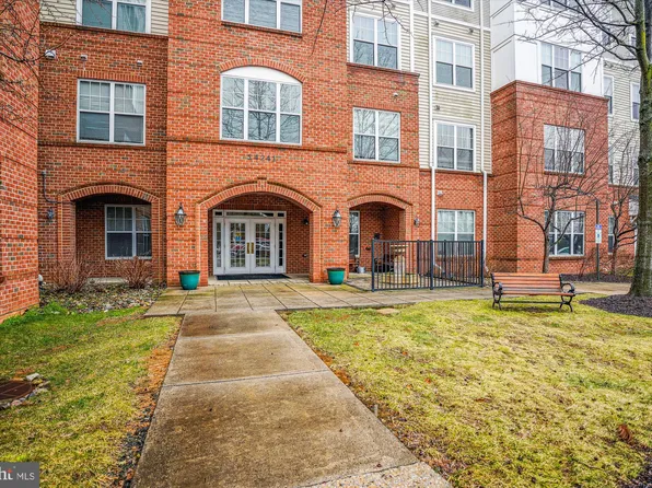 14241 Kings Crossing Blvd Unit 202, Boyds, MD 20841