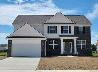 51367 Nature Trail Dr, Macomb, MI 48042