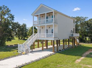 135 Cedar St, Biloxi, MS 39530