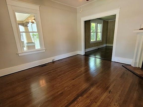 5th image of 831 Western Ave