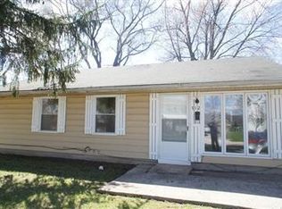 712 Geneva Ave, Romeoville, IL 60446