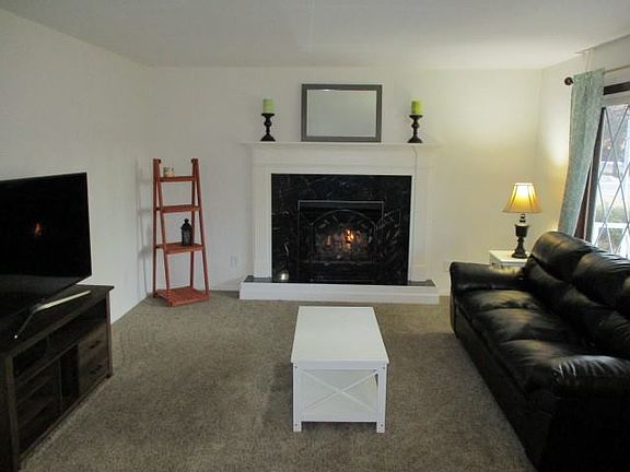 4th image of 630 Canterbury Dr
