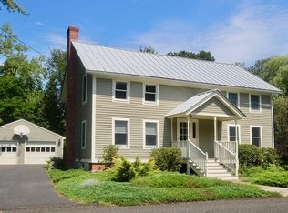 6 Maple St, Williamsburg, MA 01096