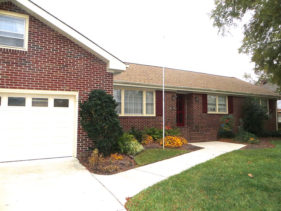 1st image of 516 Rolleston Dr