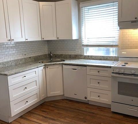 3rd image of 643 N Hoyne Ave #Ch