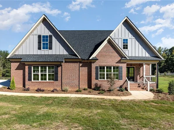 7106 Lambert Lake Rd, Stokesdale, NC 27357