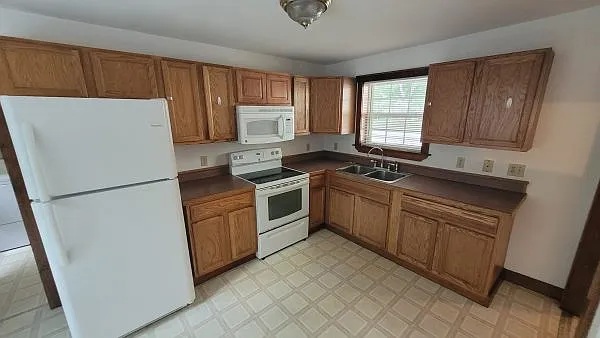 3 bed, 1760 sqft, $1,850 — Photo 3