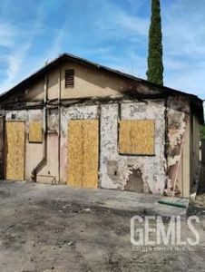 508 T St, Bakersfield, CA, 93304