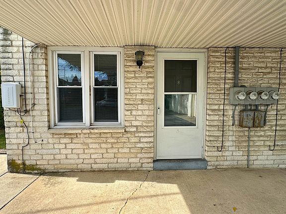 4th image of 90 E Fulton St APT 8