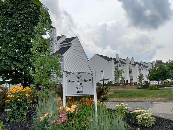 3rd image of 118 Tall Oaks Dr Unit B