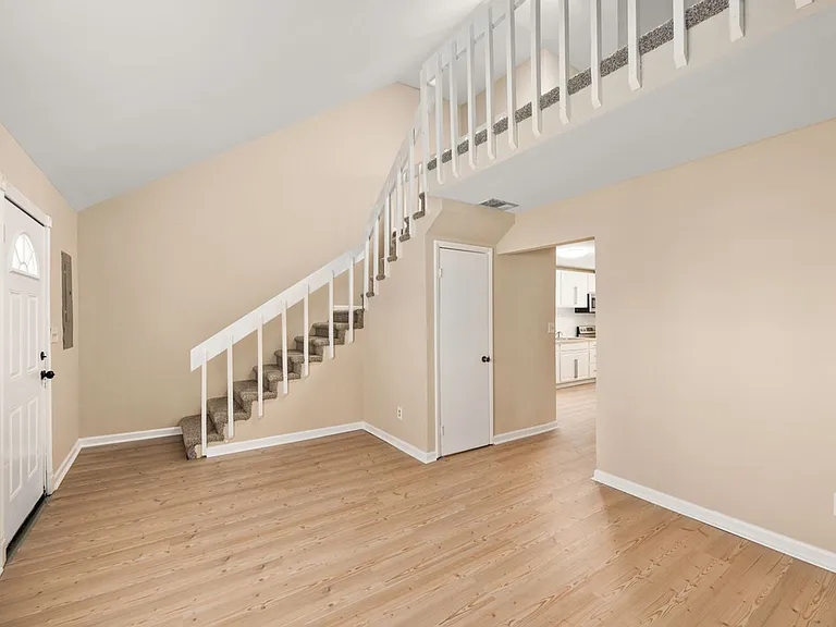 163 Spruance Rd — Photo 5