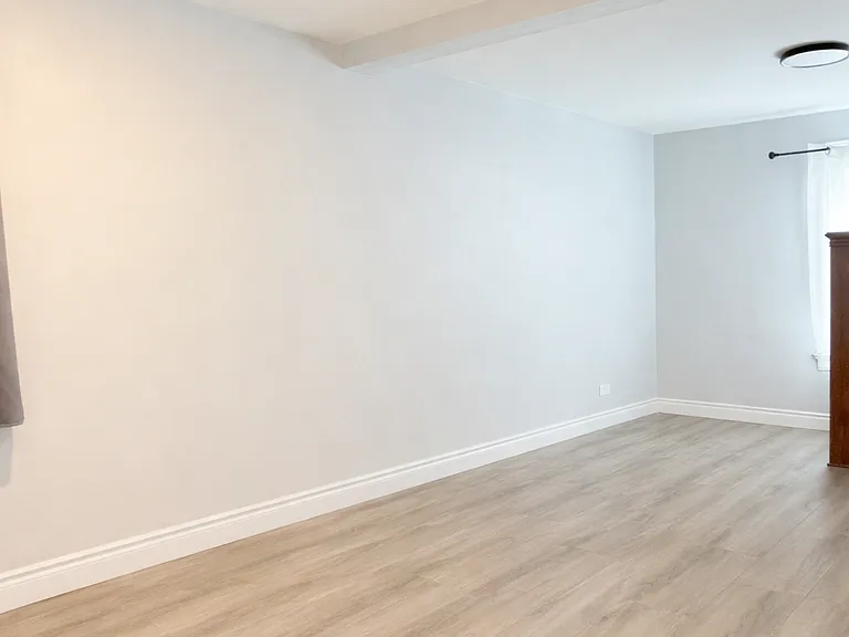 1008 Albert Rd — Photo 11