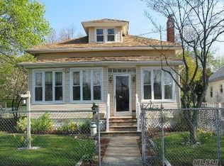 825 Allen Pl, Baldwin, NY 11510