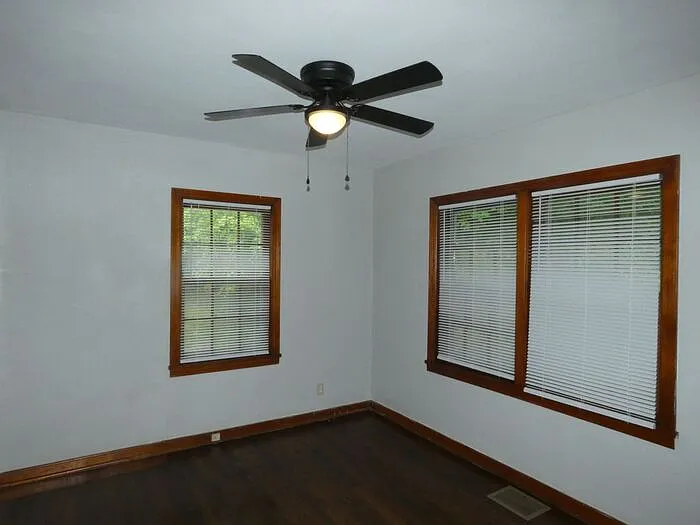 4701 NW Green Hills Rd — Photo 11