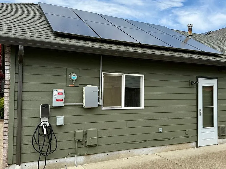555 Edwards Dr — Photo 28