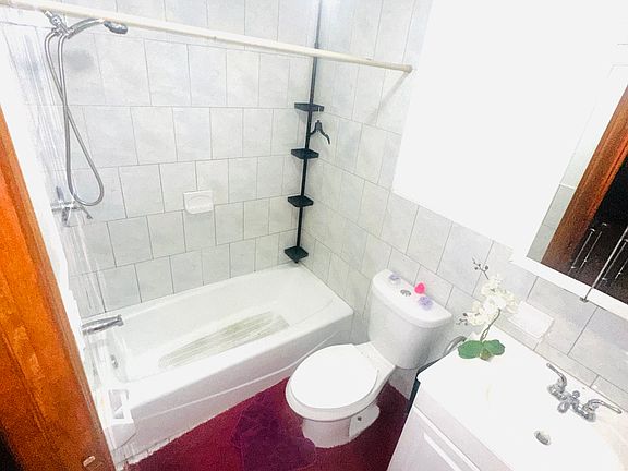 2nd image of 40 Rockaway Ave #1