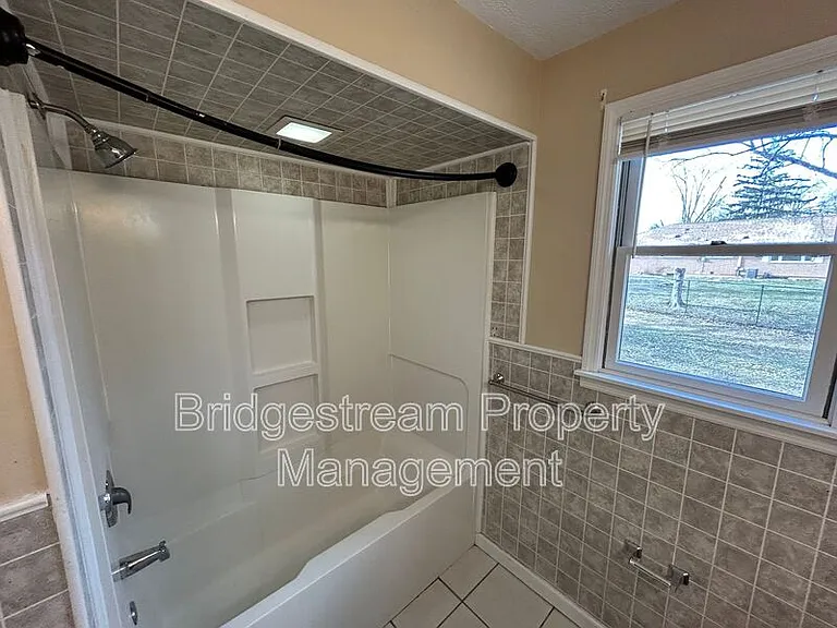 7541 Mintwood Ave — Photo 9