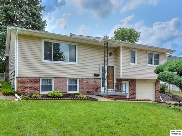 12559 Bartels Dr, Omaha, NE 68137