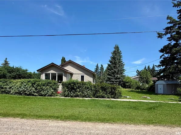 402 4th Street, Medstead, SK S0M 1W0