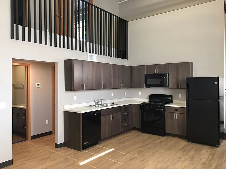 3200 Pioneer Ave SE — Photo 6