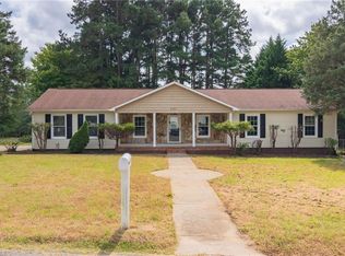 6101 Brinkley Park Dr, Belews Creek, NC 27009