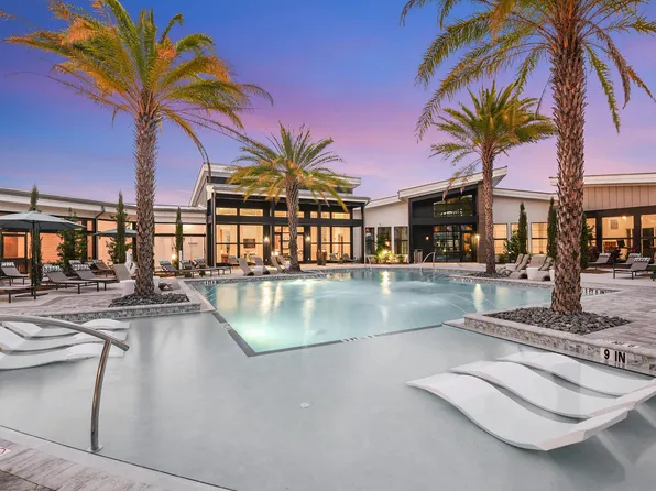 The Easton Riverview Apartments