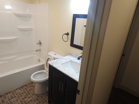 4th image of 1416 E State St #6