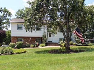 39 Beechwood Dr, Congers, NY 10920