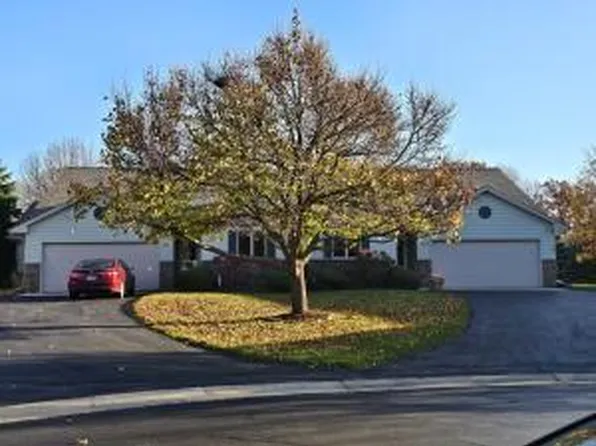 1417 Carriage DRIVE, West Bend, WI 53095