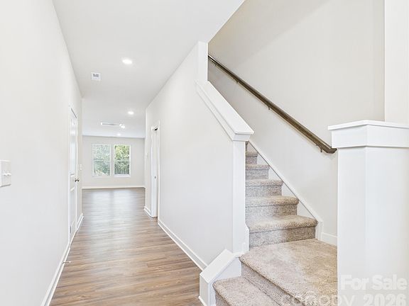 4th image of 311 E King St #4