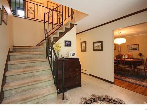 4th image of 20 Peterson Ct