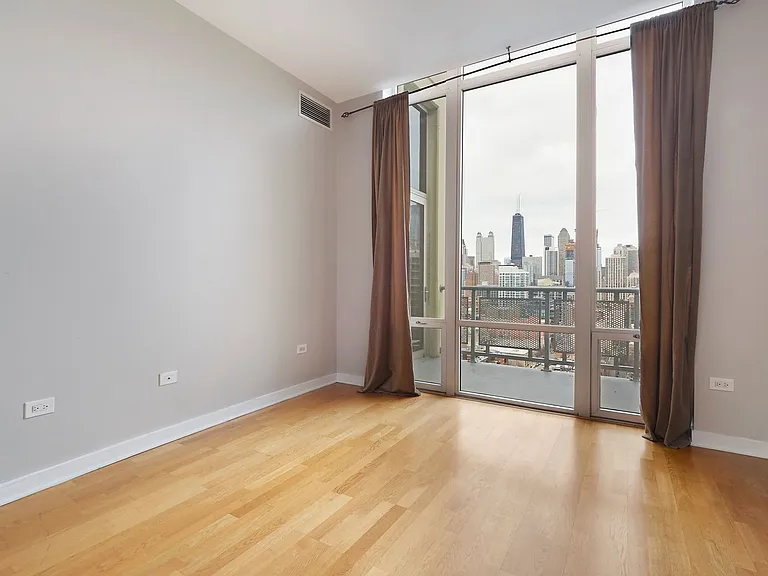720 N Larrabee St #1706 — Photo 14