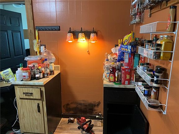 3rd image of 213 N 3rd St