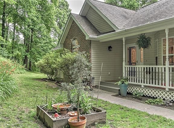 2nd image of 2741 Miller Ln