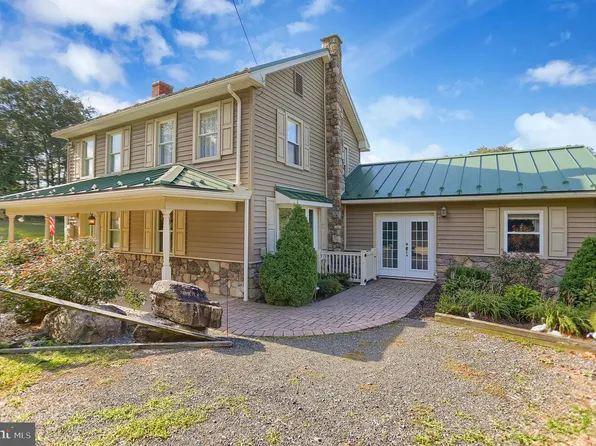 5 Bells Hl, Landisburg, PA 17040