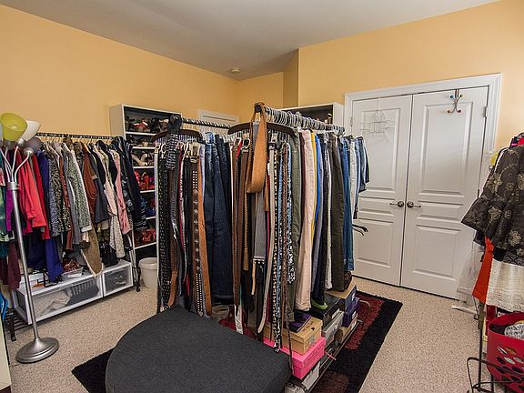 Bedroom 5/Walk-in Closet