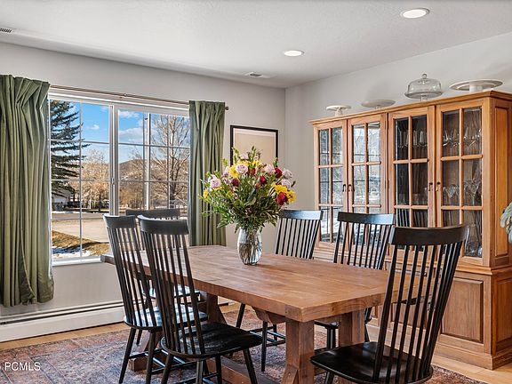 4th image of 2565 E Woodland Way