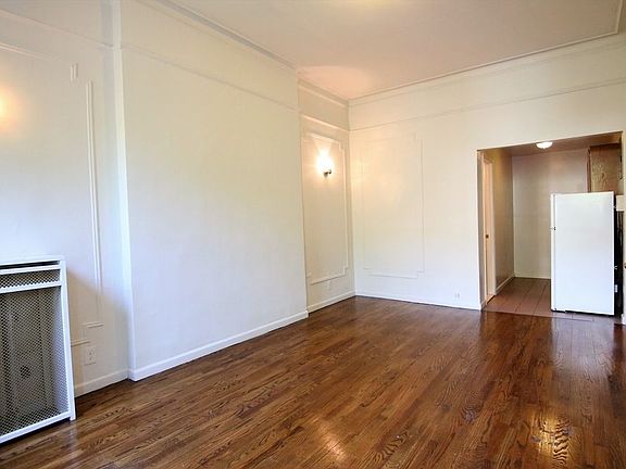 5th image of 31 W 88th St APT 4B