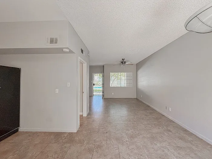 1935 W Morten Ave #27 — Photo 11