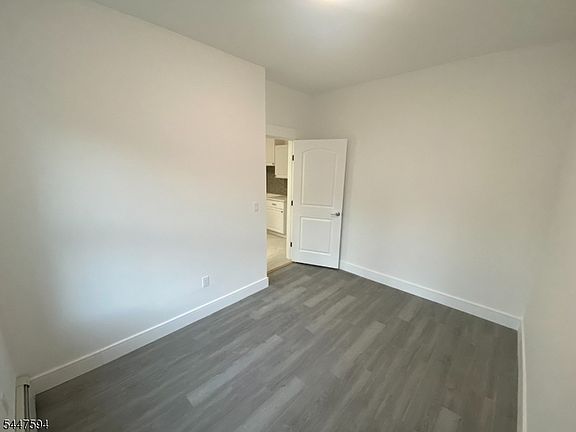 4th image of 14 Jackson St