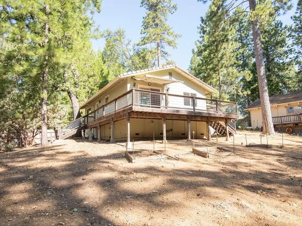 5845 Lookout Ct, Hathaway Pines, CA 95233