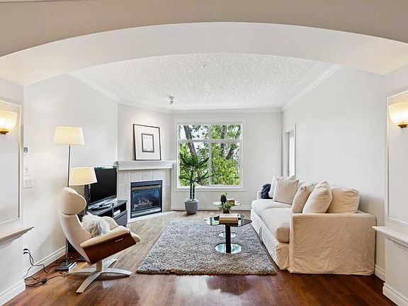 4th image of 59 N 22nd Ave SW #306