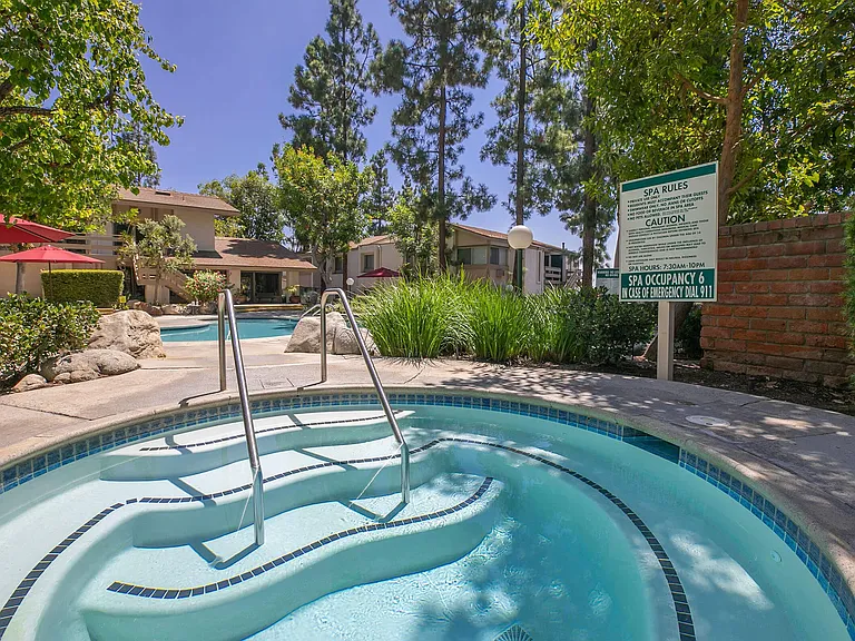 Country Woods Apartment Homes — Photo 9