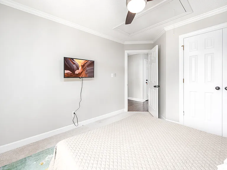 128 Chimney Rise Dr — Photo 3
