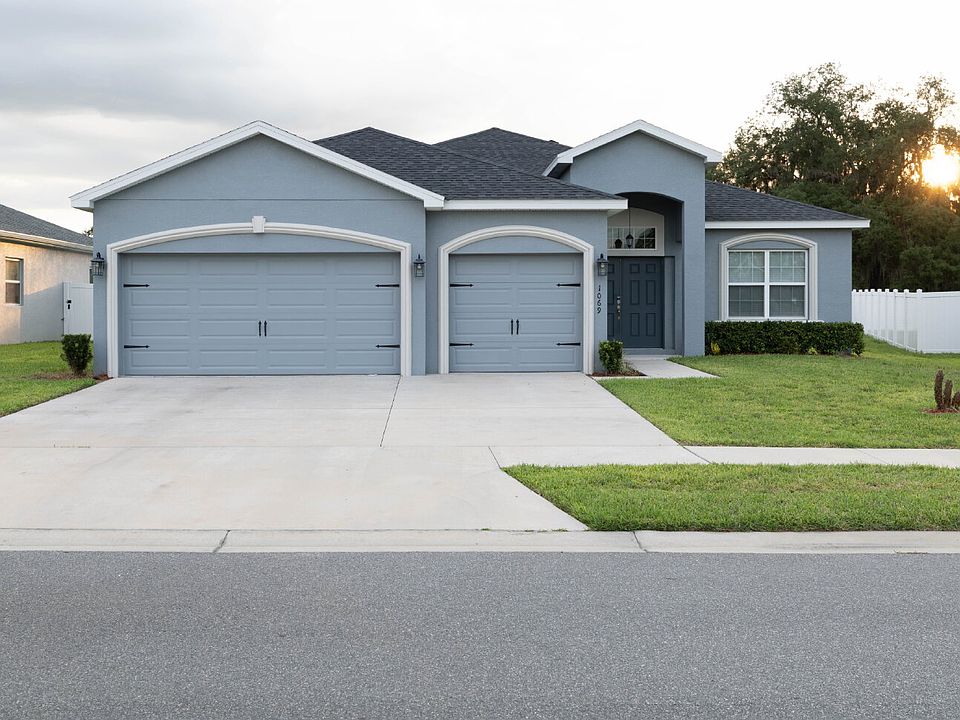 1st image of 1069 Montgomery Ln