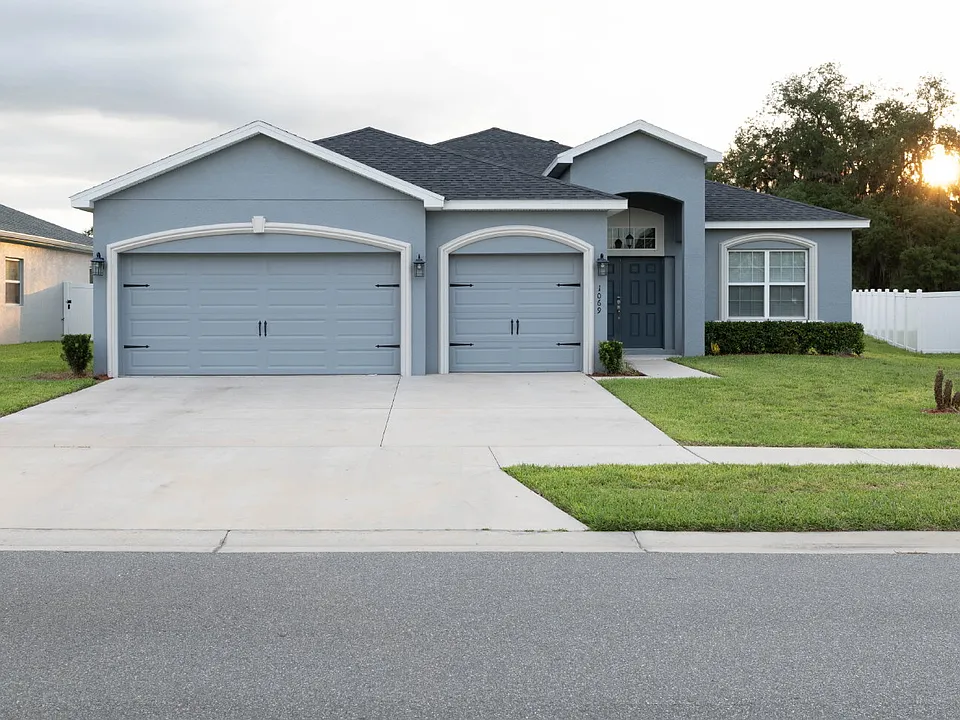 1069 Montgomery Ln