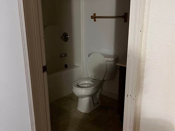 4th image of 2151 Tenbrink Dr #51