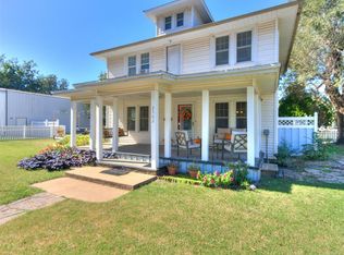 2302 S 17th St, Chickasha, OK 73018