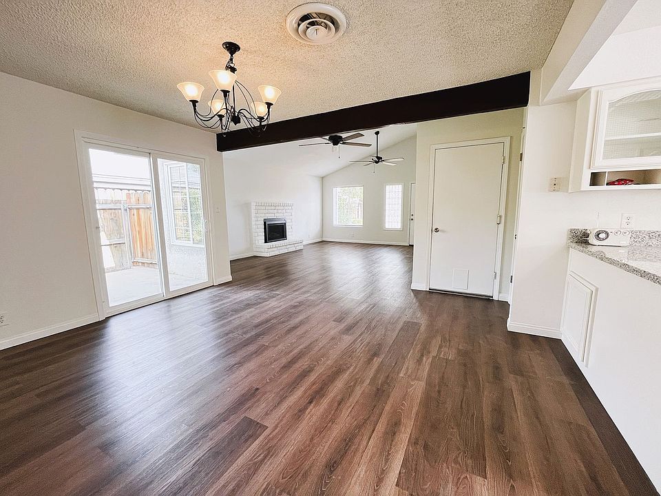 1st image of 2612 La Costa Ct